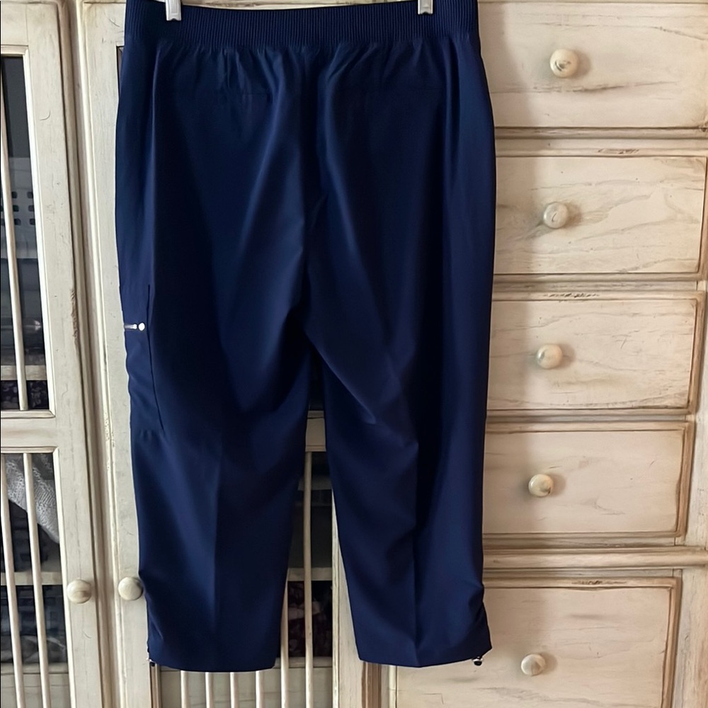 Blue Capri Pants with Straight-Leg Design - Picture 3 of 3
